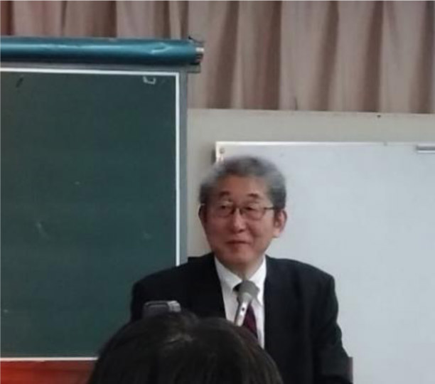 弁護団長の佐藤真理弁護士
